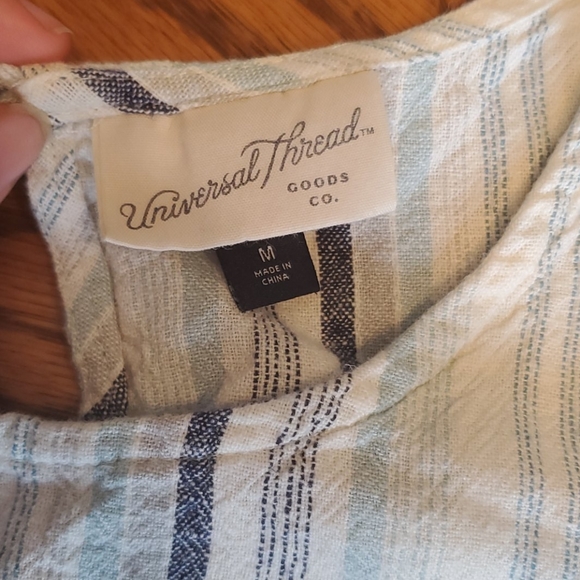 Universal Threads Tank Top - Picture 2 of 3